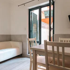 https://terrace-lisbon-flat-near-river.hotels-lisbon-portugal.com